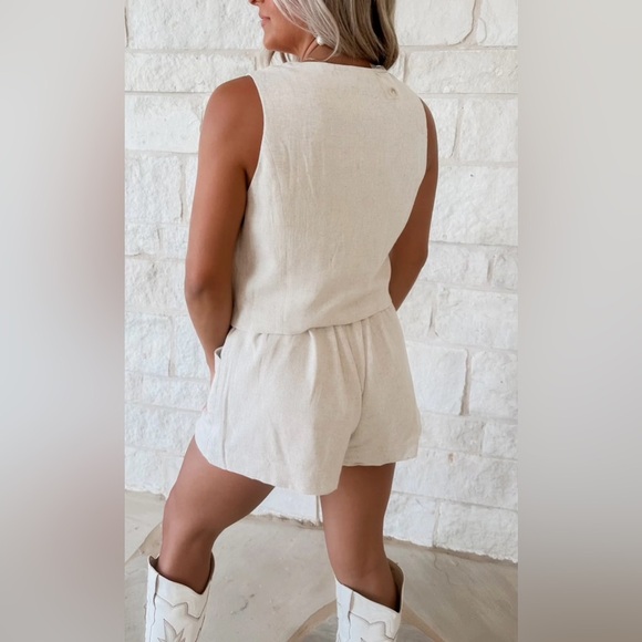 NWOT Oatmeal Button Tank Top Shorts Set - Picture 2 of 2